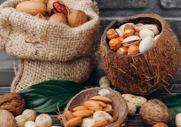 Врач Арзамасцев: орехи дают людям старше 60 лет нужные магний и витамины группы B