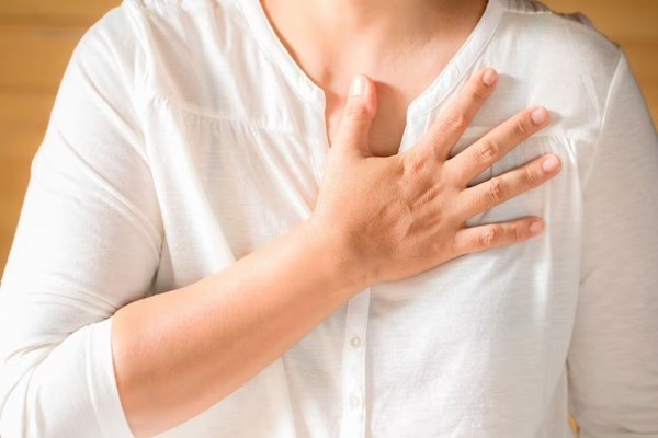 Врач Ильинская рассказала, когда учащенное сердцебиение ночью указывает на инфаркт