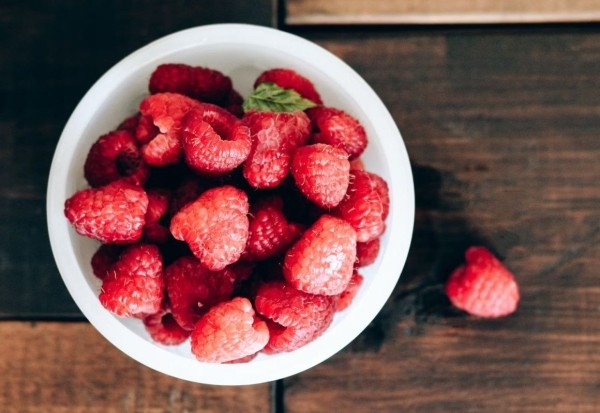 Диетолог Гинзбург: диабетикам разрешены некоторые ягоды и фрукты