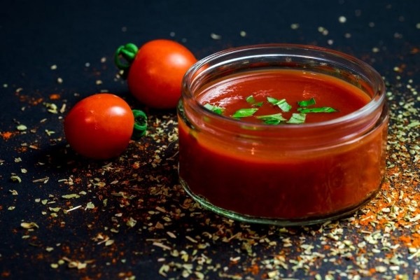 Врач Ковальков назвал томатную пасту одним из полезных при раке продуктов