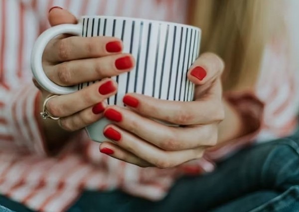 Врач Мухина: напитки из иван-чая и лемонграсса могут заменить гипертоникам кофе