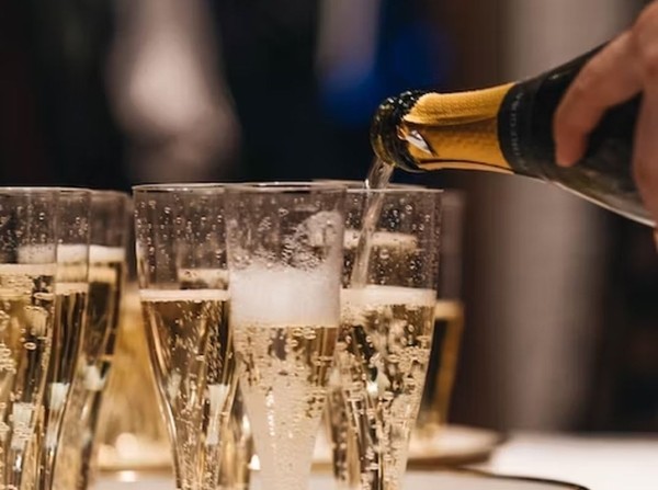 Диетолог Гридина: шампанское нужно пить правильно, чтобы не навредить поджелудочной