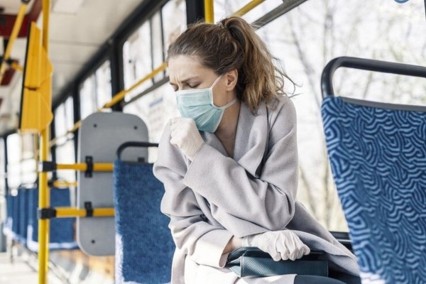 Пульмонолог Петрова объяснила, когда затяжной кашель требует обращения к врачу