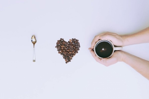 Кардиолог Хачирова назвала безопасную для здоровья дозу кофе в сутки, нутрициолог Строков рассказал о пользе для печени