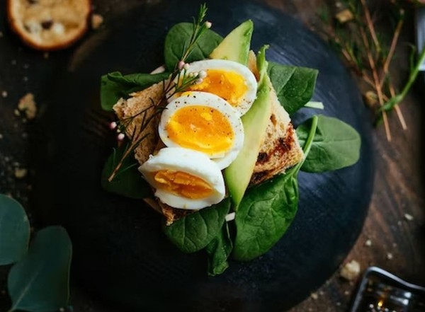 Врач Зубарева: яйца на завтрак полезны для защиты от жирового гепатоза и болезней сердца
