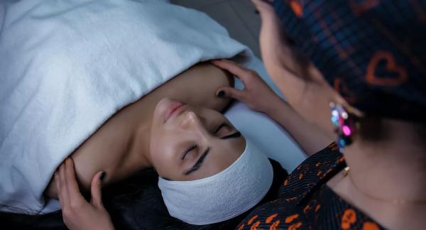 Жемчужина японской косметологии: что такое массаж коруги для лица?