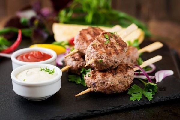 Как укрепить сосуды, не отказываясь от жирного красного мяса: греческие ученые