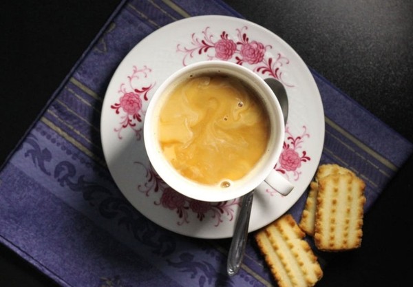 «Нейтрализует пользу для сердца»: врач Шмелева рассказала о минусах чая с молоком