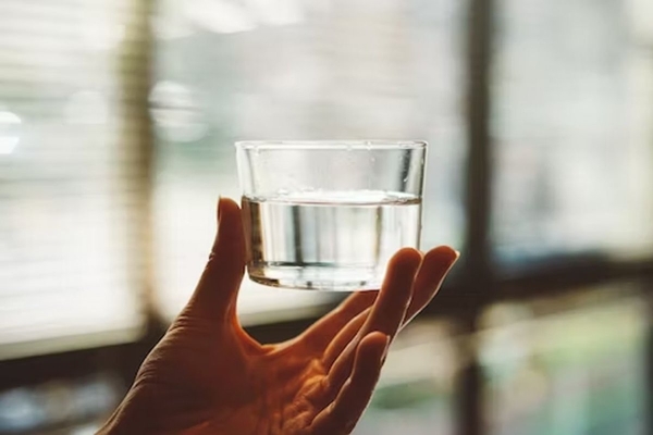 Правильно ли вы пьете воду? Ошибки, которые совершают почти все Правильно ли вы пьете воду? Ошибки, которые совершают почти все
