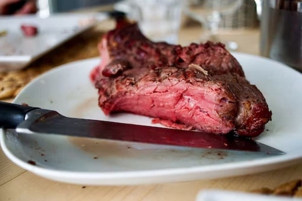 Диетолог Микитюк: мясо и картофель не подходят для ежедневного употребления