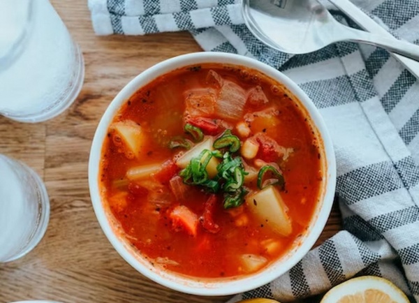 Гастроэнтеролог Кашух: супы на мясном бульоне могут вредить и быть полезными
